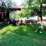 Kulin Dvor 3* Semizovac
